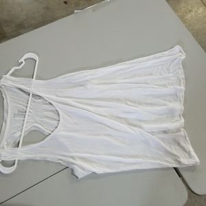 Gap white tank
